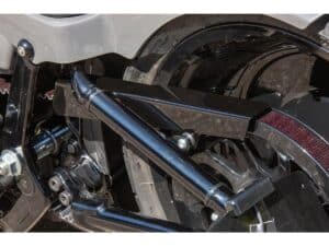 Smooth Belt Guard for Softail Black Gloss - Image 3