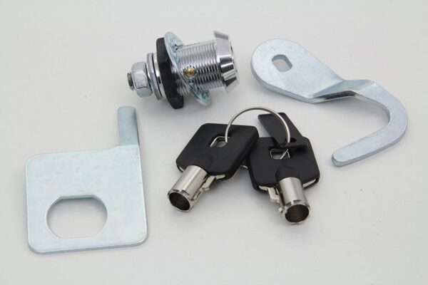 Chrome saddlebag lock and key kit  fits: > 1992-2013 flh/t