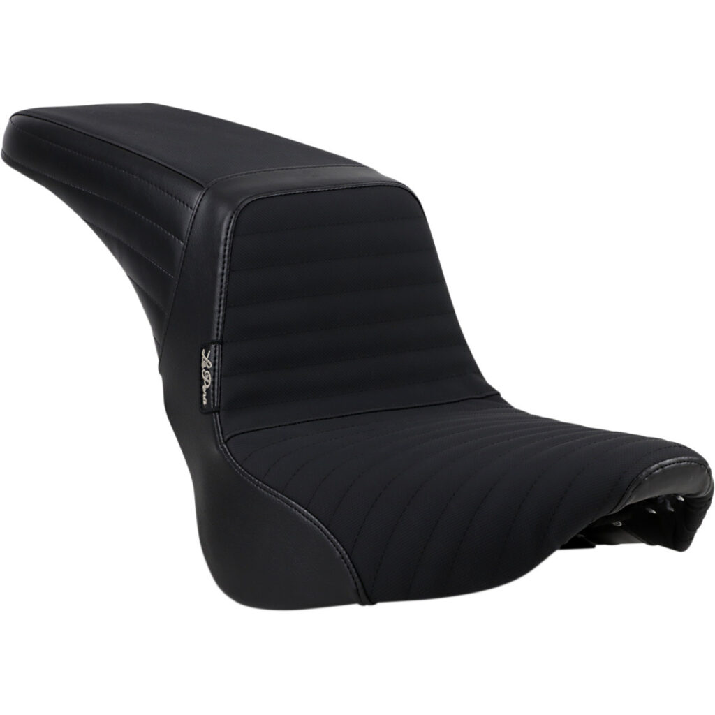 Kickflip Seat - Pleated Grip Fits: > Softail 2018-2022