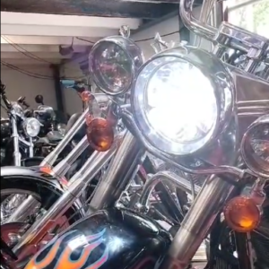 High beam white  Fits: >  all H4 replacement bulb