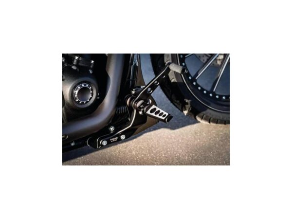 Mid- to Forward Control Conversion Kit for Softail M8 Black