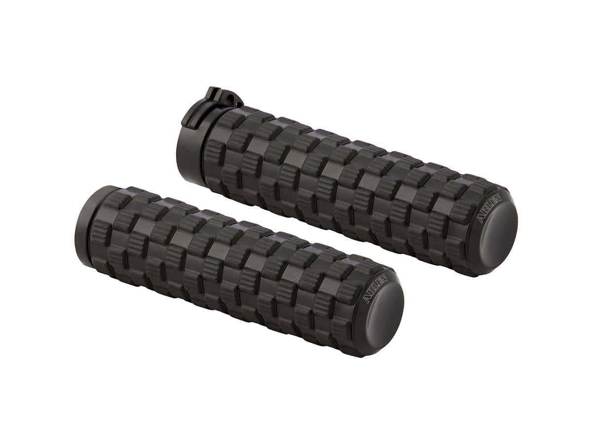 Airtrax grips black rubber, black endcaps 1" throttle cables 1 Arlen ness