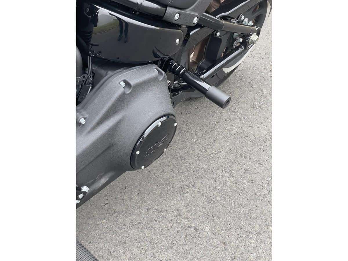 Club style engine guard for m8 softail with oil cooler protection black powder coated rear, 18-21 flsl, 18-20 fxfb, 18, 20 fxfbs 114, 18-20 fxlr, 18-20 fxbb, 18-24 flsb, 19 fxfb 114, 20-24 fxlrs, 20-24 fxst, 21-24 fxbbs, 21-24 fxfbs, 22-24 fxlrst 1 Kodlin