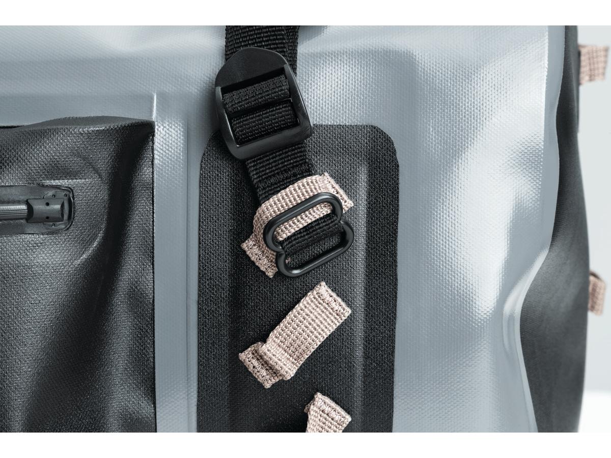 Kuryakyn-torke-dry-backpack-black-2 Kuryakyn torke dry backpack black 2