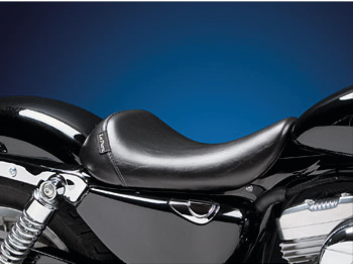 Bare bones gel solo seat smooth black vinyl, 10-13, 15-20 xl1200x, 12-16 xl1200v, 14 xl883l, 19-20 xl1200xs 1 Le pera
