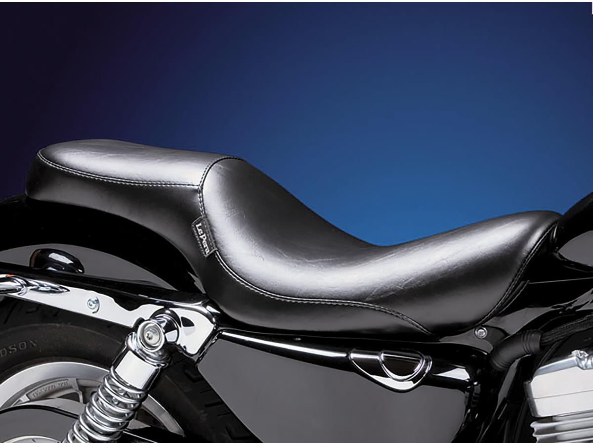 Silhouette 2 up smooth seat 165mm wide passenger area black vinyl, 07-09 sportster 1 Le pera
