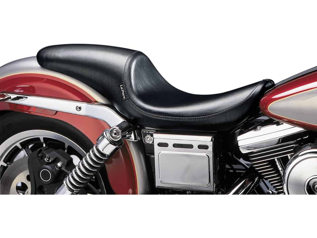 Silhouette deluxe full lenght smooth seat black vinyl, 06-17 dyna 1 Le pera