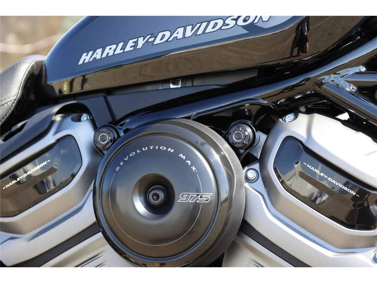 Smooth nut covers for nightster without ricks logo and fits for hex head screws with size 15 black Smooth nut covers for nightster without ricks logo and fits for hex head screws with size 15 black