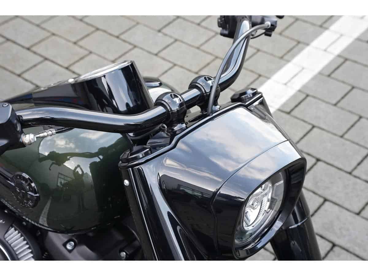 Upper fork end caps black, 84-17 softail, (except 88-95, 97-03 fxsts, 95-97 fxstsb, 96 flstf, 97-03 flsts, 01-03 flstsi, 01-02, 04-06 fxstsi, 05-06 flstsci, 07 flstsc, 07 fxstsse, 08-11 flstsb, 08 fxcw, 08-11 fxcwc, 08 fxstsse2, 09 fxstsse3, 13-14 fxsbse, 14-17 fxsb, 15 flstnse, 16-17 fxse), 93-03 fxdwg, 02 fxdwgse3, 04-05 fxdwgi 1 Thunderbike