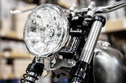 Bottom Headlight Bracket Narrow Glide