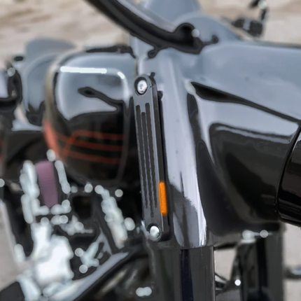 Blk Straight LED fr turn signals FL