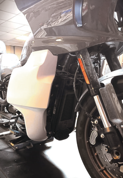 Dominator Fairing Lowers FXLRST22-Up